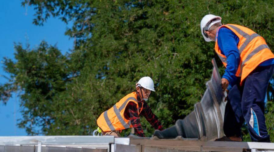 Professional gutter cleaning in Flintstone, GA